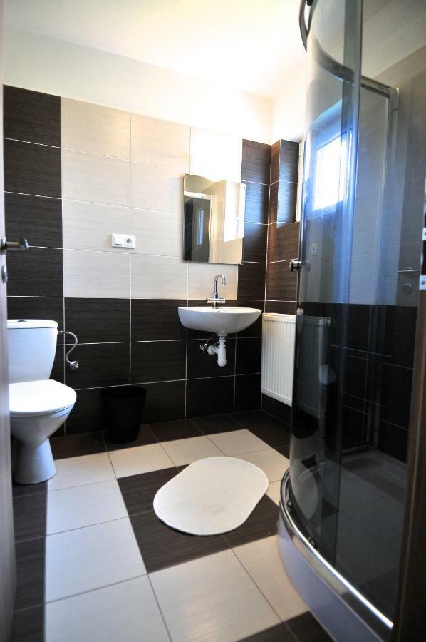 Apartmanovy Dom Stela Besenova Exterior photo